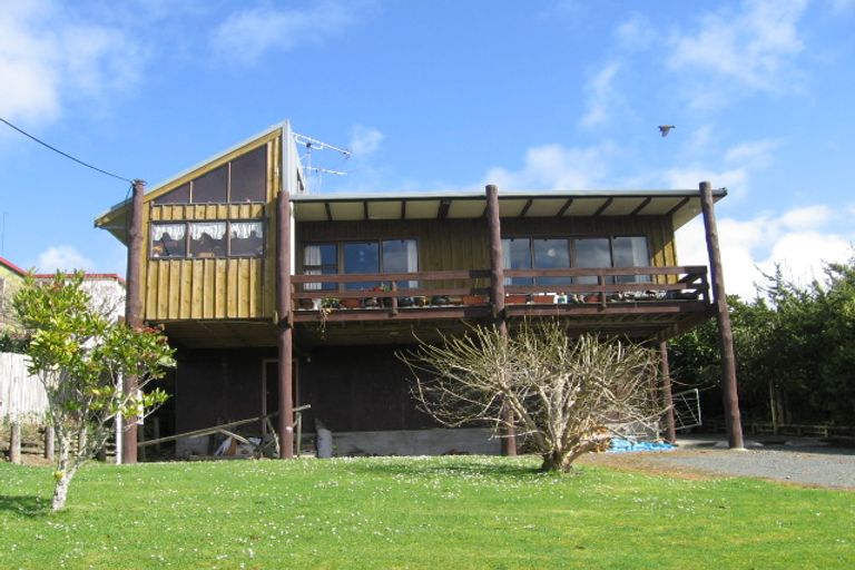 Photo of property in 37 Whaka Street, Maungaturoto, 0520