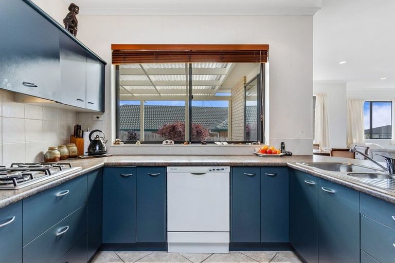 Photo of property in 56 Black Teal Close, Unsworth Heights, Auckland, 0632