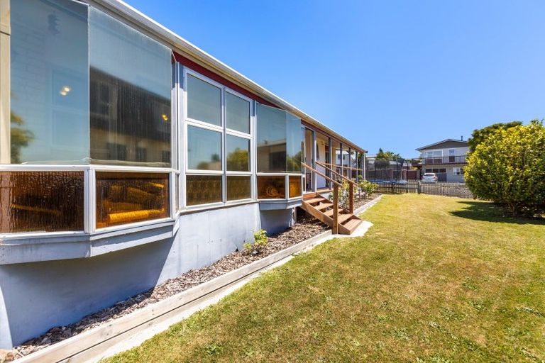 Photo of property in 15 Virginia Place, Whalers Gate, New Plymouth, 4310
