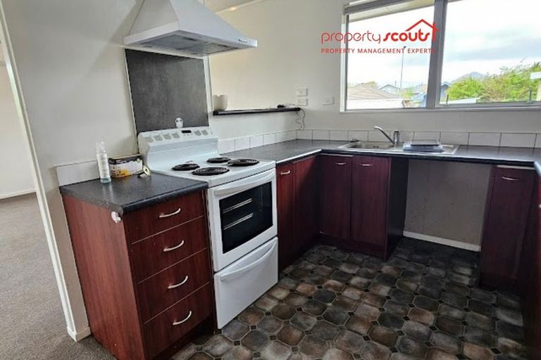 Photo of property in 71 Queenwood Road, Levin, 5510