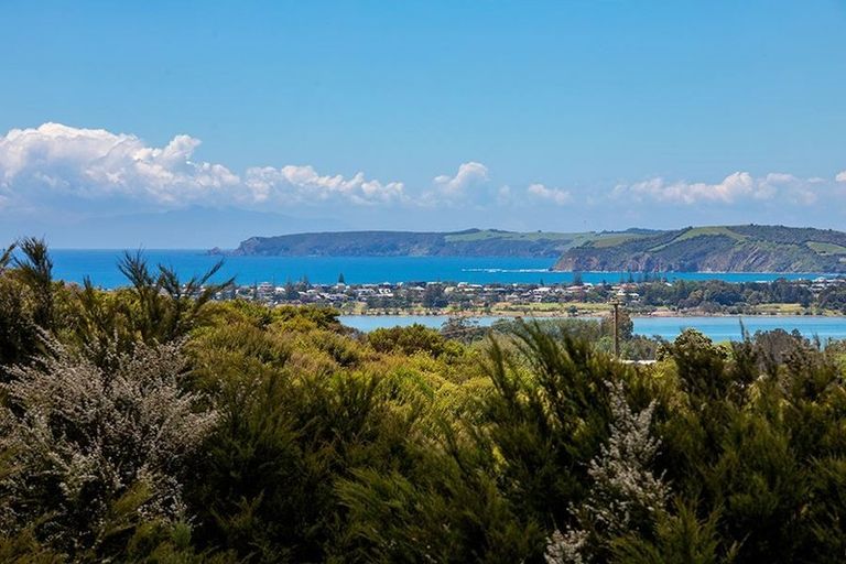 Photo of property in 70 Upper Whangateau Road, Big Omaha, 0985