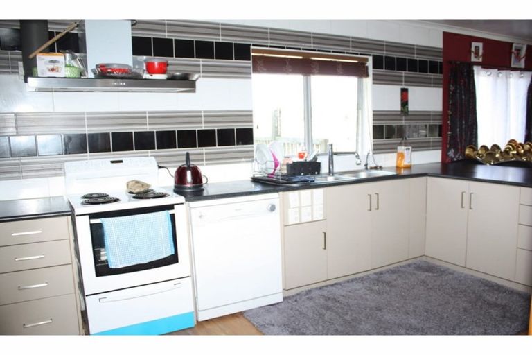 Photo of property in 61 Tarewa Road, Morningside, Whangarei, 0110