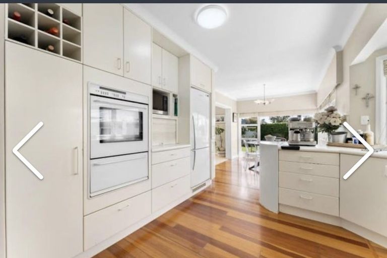 Photo of property in 33 Covil Avenue, Te Atatu South, Auckland, 0610