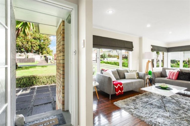 Photo of property in 18 Ayrton Street, Te Atatu South, Auckland, 0610