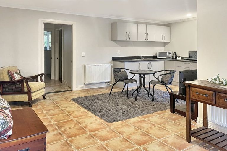 Photo of property in 186 Lake Terrace, Hilltop, Taupo, 3330