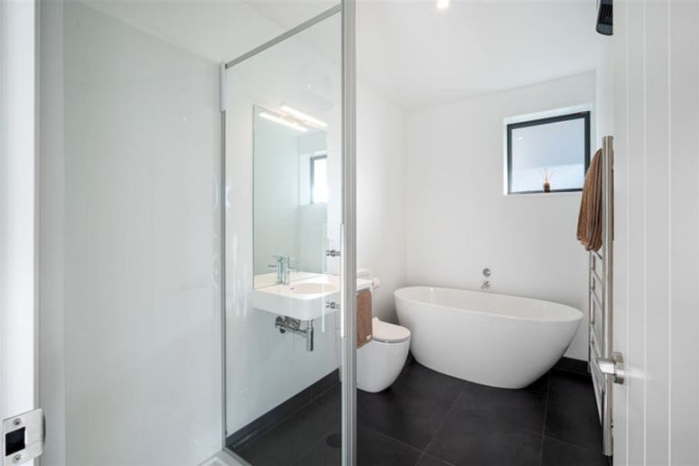 Photo of property in 24 Marama Crescent, Mount Pleasant, Christchurch, 8081