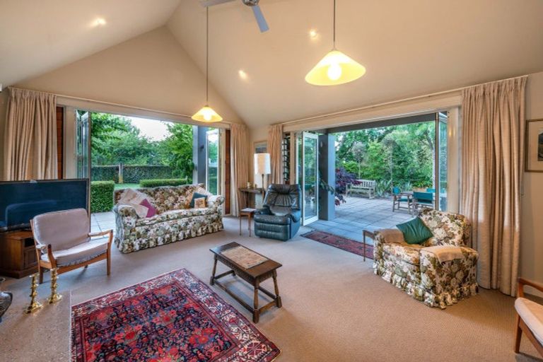 Photo of property in 11 Kelliher Drive, Wanaka, 9305