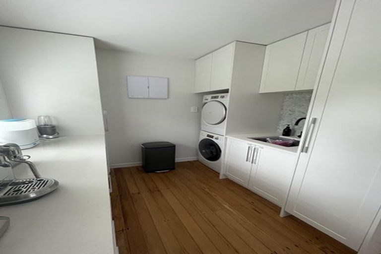 Photo of property in 11a River Road, Te Atatu Peninsula, Auckland, 0610