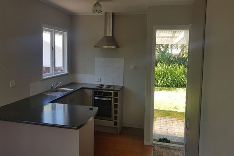 Photo of property in 25 Beaumont Crescent, Frankleigh Park, New Plymouth, 4310