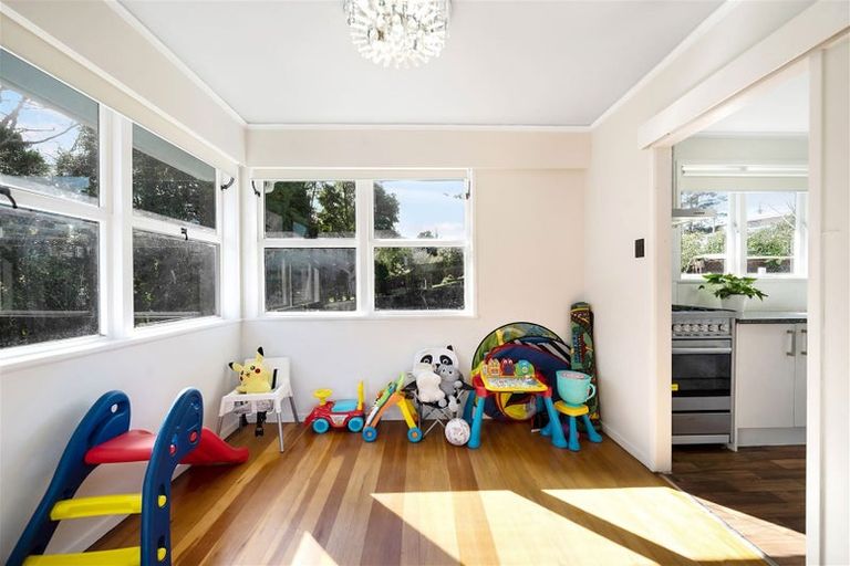 Photo of property in 53 Chorley Avenue, Massey, Auckland, 0614