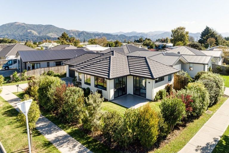 Photo of property in 2 Paretona Street, Motueka, 7120