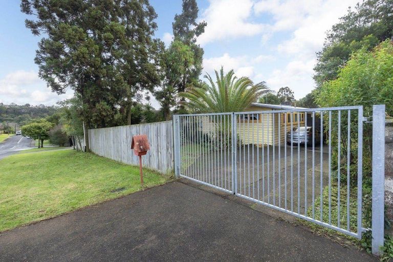 Photo of property in 31 Taipari Road, Te Atatu Peninsula, Auckland, 0610