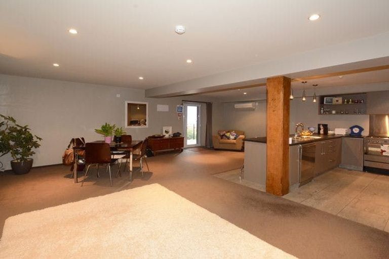 Photo of property in 4/2 Manor Place, Dunedin Central, Dunedin, 9016