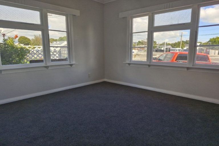 Photo of property in 3 Waimea Street, Westown, New Plymouth, 4310