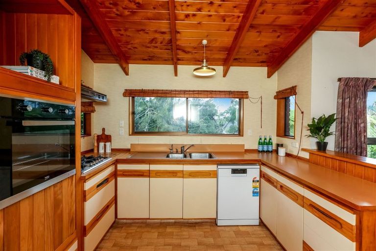 Photo of property in 6 Highlands Place, Highlands Park, New Plymouth, 4312