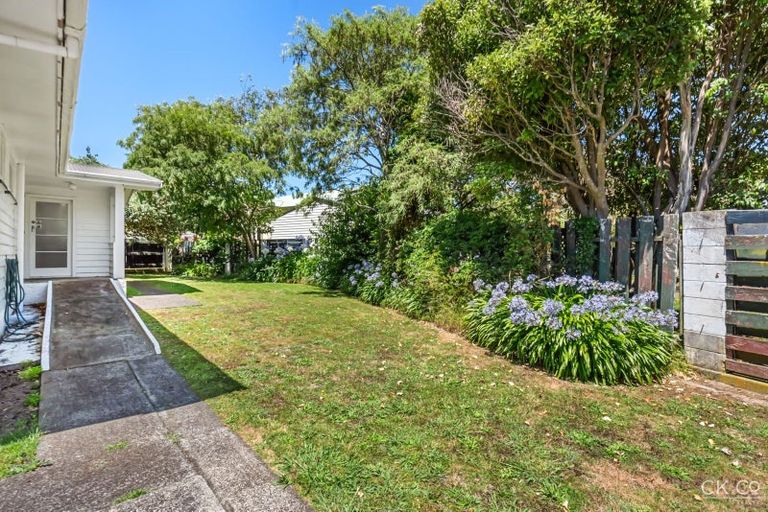 Photo of property in 4 Snell Grove, Clouston Park, Upper Hutt, 5018