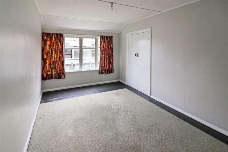 Photo of property in 10 Victor Street, Dannevirke, 4930