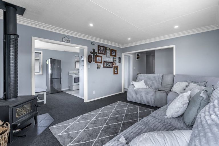 Photo of property in 24 Argyle Street, Kew, Invercargill, 9812