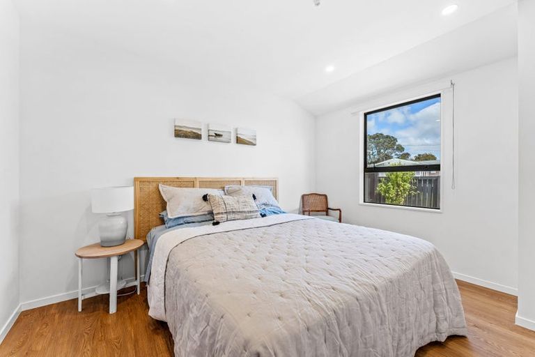 Photo of property in 11 Foster Crescent, Snells Beach, 0920