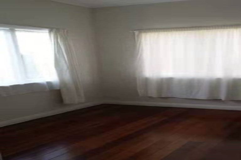 Photo of property in 13 Lavelle Road, Henderson, Auckland, 0612