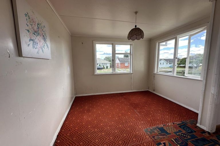 Photo of property in 11 Hinemoa Street, Levin, 5510