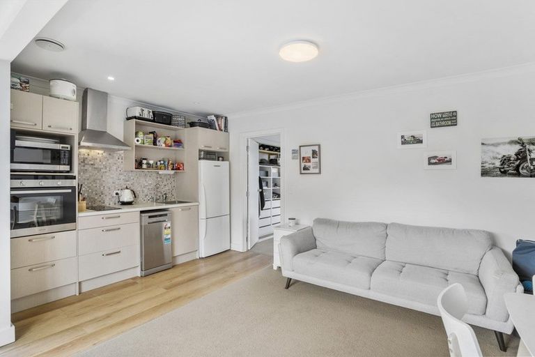 Photo of property in 59 Graham Avenue, Te Atatu Peninsula, Auckland, 0610
