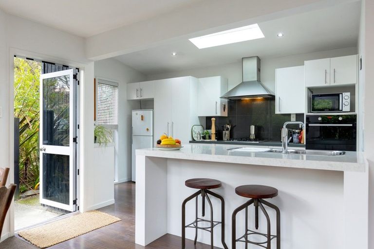 Photo of property in 102a Milton Terrace, Picton, 7220