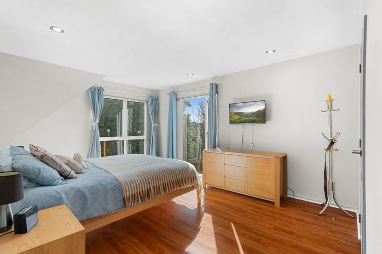 Photo of property in 31 Brockhall Lane, Avonhead, Christchurch, 8042
