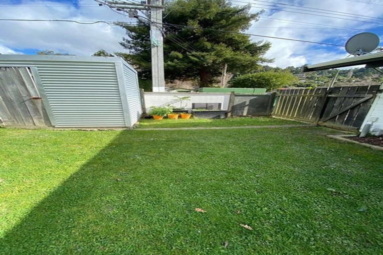 Photo of property in 3/89 Pinehaven Road, Pinehaven, Upper Hutt, 5019