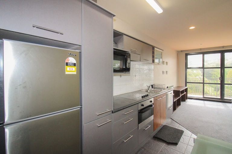 Photo of property in Atrium Towers, 8f/154 The Terrace, Wellington Central, Wellington, 6011