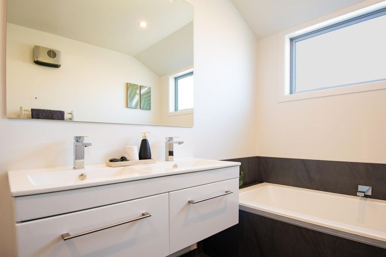 Photo of property in 51a Molyneux Avenue, Cromwell, 9310