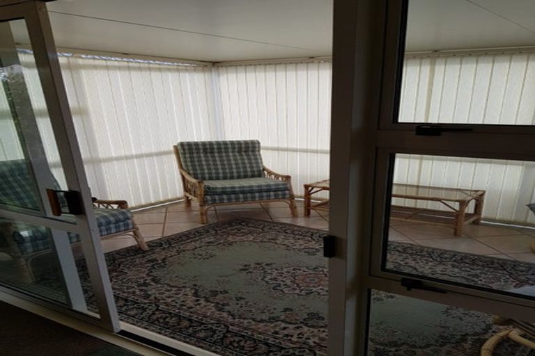 Photo of property in 2/15 Honeysuckle Place, Northcote, Christchurch, 8052