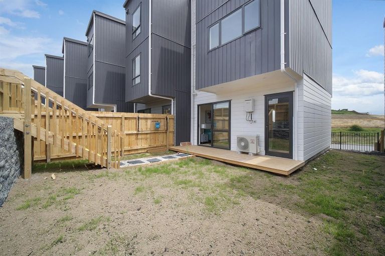 Photo of property in 19 Treeline Lane, Flat Bush, Auckland, 2019