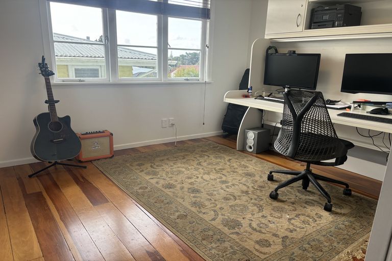 Photo of property in 26 Waione Avenue, Te Atatu Peninsula, Auckland, 0610