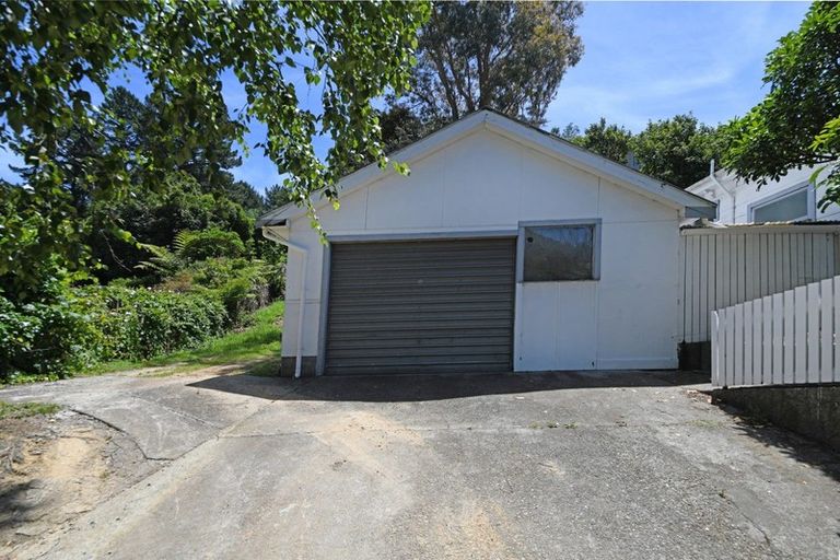 Photo of property in 39 Wairau Road, Picton, 7220