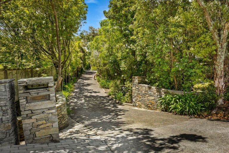 Photo of property in 3 Park Rise, Campbells Bay, Auckland, 0630