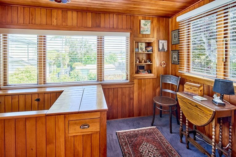 Photo of property in 25 Mahoe Street, Eastbourne, Lower Hutt, 5013