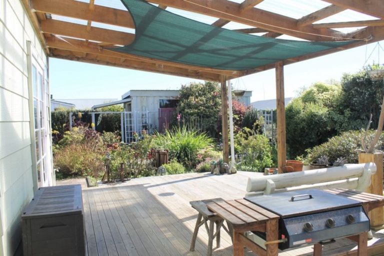 Photo of property in 35 Romilly Street, Westport, 7825