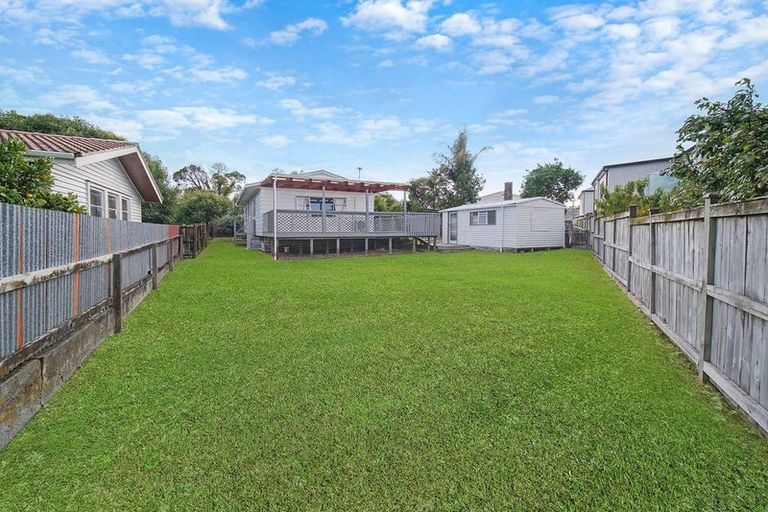 Photo of property in 1/30 Kereru Street, Henderson, Auckland, 0612