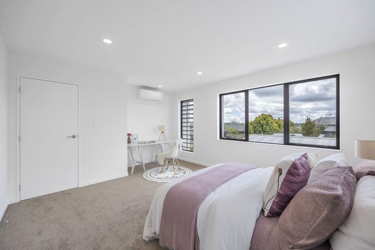 Photo of property in 744c East Coast Road, Pinehill, Auckland, 0630