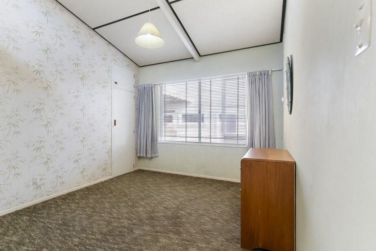 Photo of property in 2 Taverner Street, Carterton, 5713