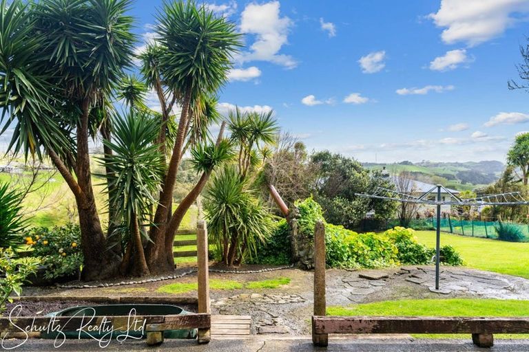 Photo of property in 111 Hurndall Street East, Maungaturoto, 0520