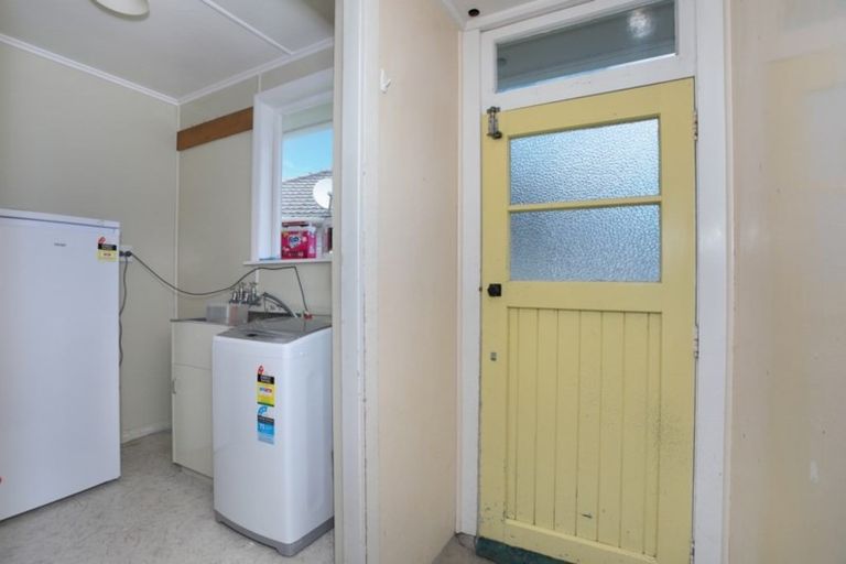 Photo of property in 23 Holland Crescent, Bulls, 4818