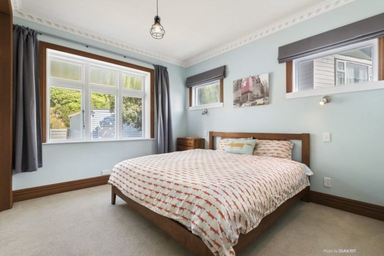 Photo of property in 250 Houghton Bay Road, Houghton Bay, Wellington, 6023