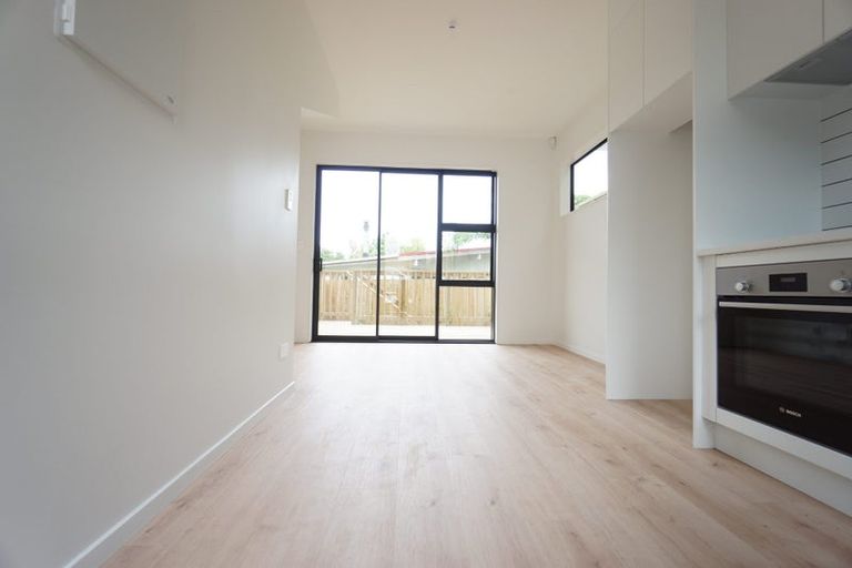 Photo of property in 3/22 Takapu Street, Henderson, Auckland, 0612
