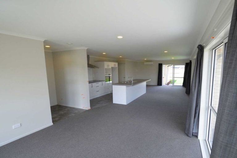 Photo of property in 60 Shillingford Boulevard, Rolleston, 7615