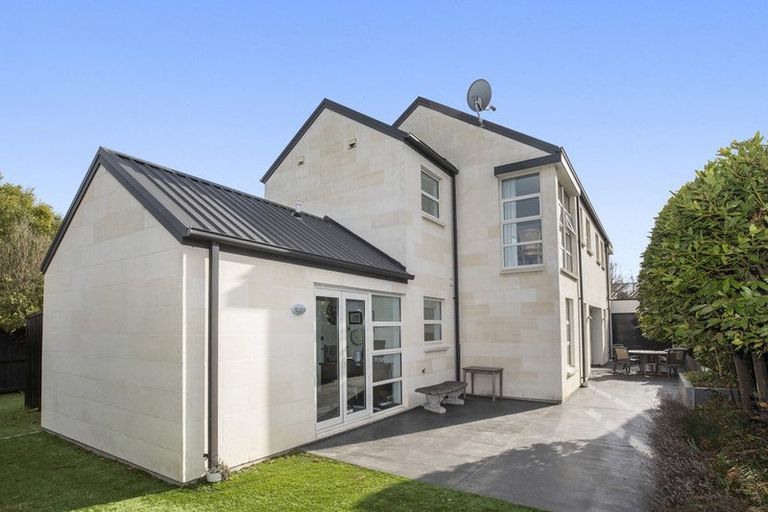 Photo of property in 98a Watford Street, Strowan, Christchurch, 8052