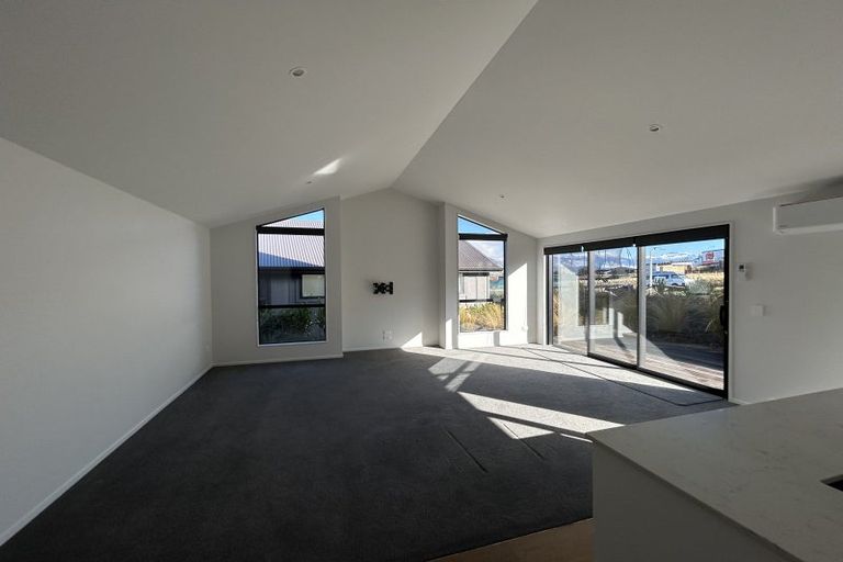 Photo of property in 62 Kirimoko Crescent, Wanaka, 9305