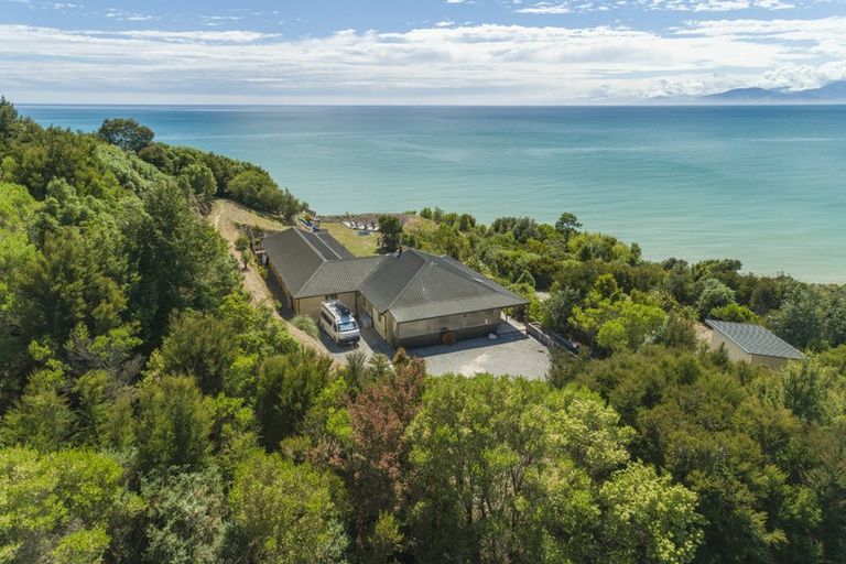 Photo of property in 159 Kina Beach Road, Tasman, Upper Moutere, 7173