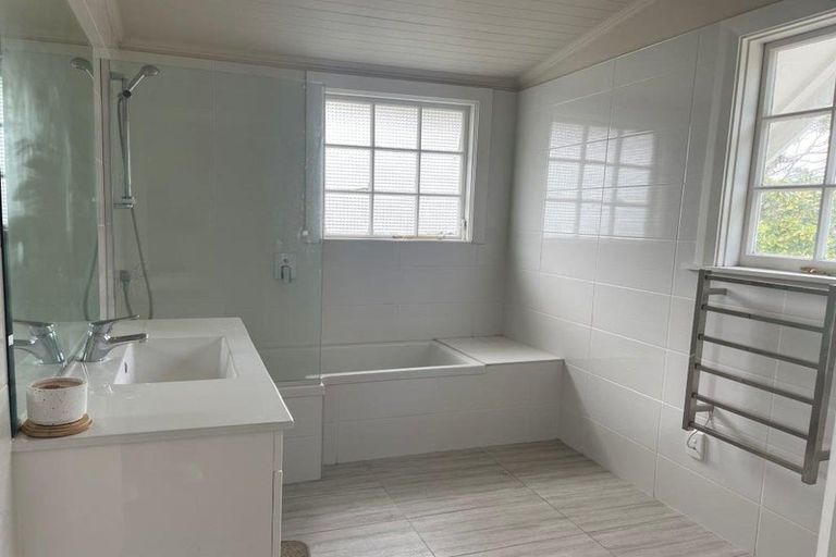 Photo of property in 214 Clyde Road, Burnside, Christchurch, 8053